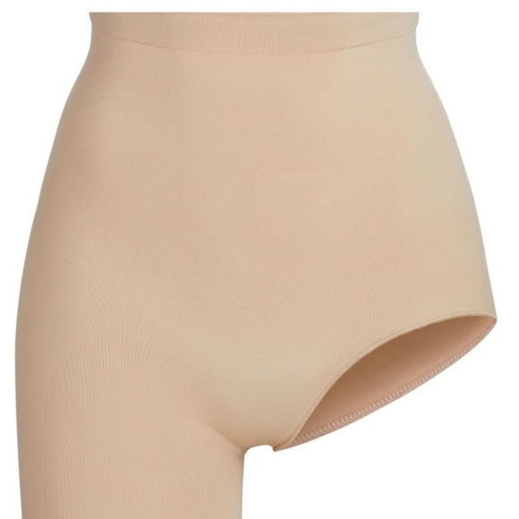 Brand New SKIMS Seamless Sculpt Solution Short - Exposed S - Picture 3 of 5